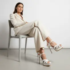 Sandalia Plataforma Linda Verniz Branco