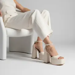 Sandalia Sally Couro Off White