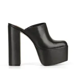 Mule Plataforma Paty Couro Preto