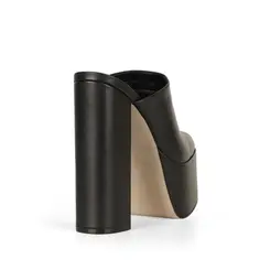 Mule Plataforma Paty Couro Preto