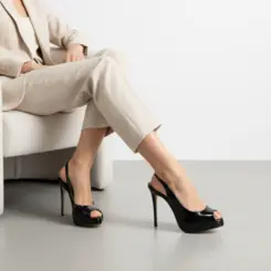 Peep Toe Elisa Verniz Preto