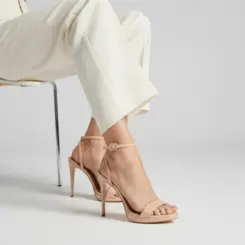 Sandalia Plataforma Ananda Verniz Nude