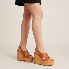 Plataforma Celine Couro Amendoa