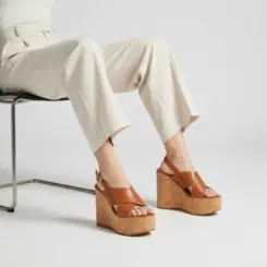 Plataforma Celine Couro Amendoa