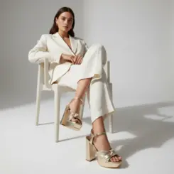 Sandalia Plataforma Whitney Metalizado Ouro