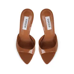 Mule Ingrid Couro Verniz Amendoa