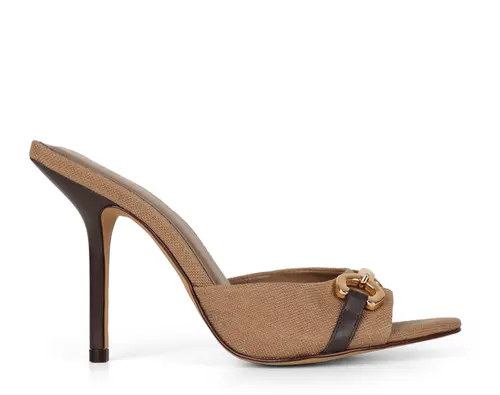 Mule Adele Marrom
