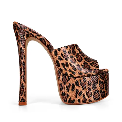 Sandalia Plataforma Debbie Leopardo
