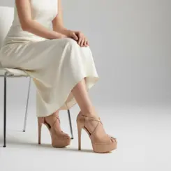 Sandalia Plataforma Hellen Verniz Nude